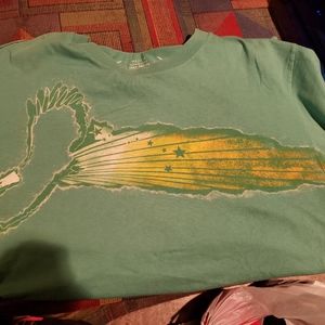Gap gently used eagle t shirt green